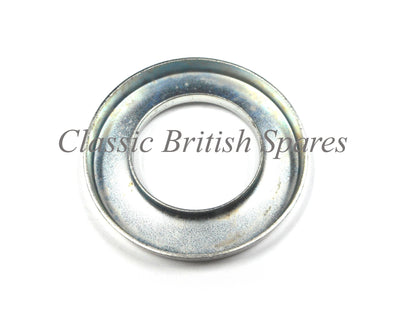 Triumph Rear Wheel Dust Cover 37-0583 Retainer 500 650 Pre-Unit T120 T110 TR6